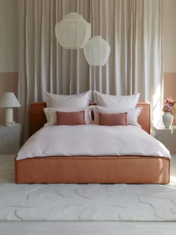 Cama Tapizada Lennon