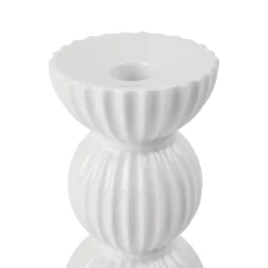 Candelabro De Porcelana Con Relieves Tura