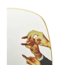 Espejo De Pared De Diseno Lipsticks