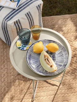 Mesa Auxiliar Con Bandeja Redonda De Metal Sangro