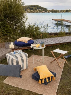 Mesa Auxiliar Con Bandeja Redonda De Metal Sangro