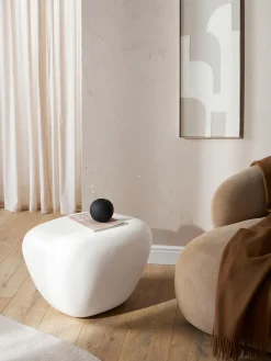 Mesa Auxiliar Con Forma Organica Pietra