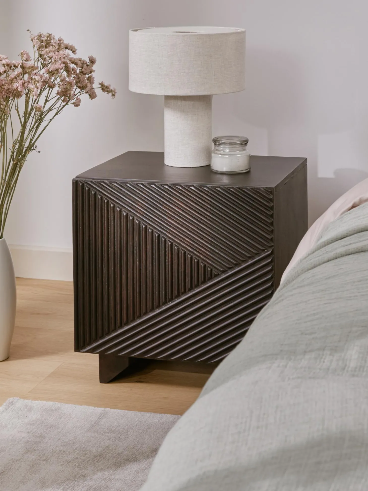 Mesilla De Noche De Madera De Mango Maciza Louis