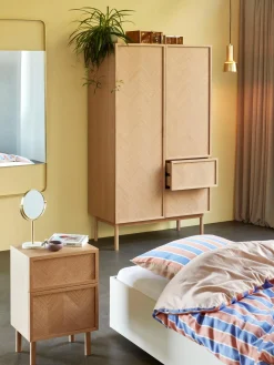 Mesilla De Noche De Madera De Roble Diseno Espiga Herringbone