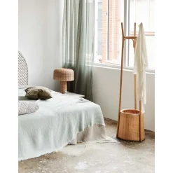 Perchero De Ratan Con Cesta Sio