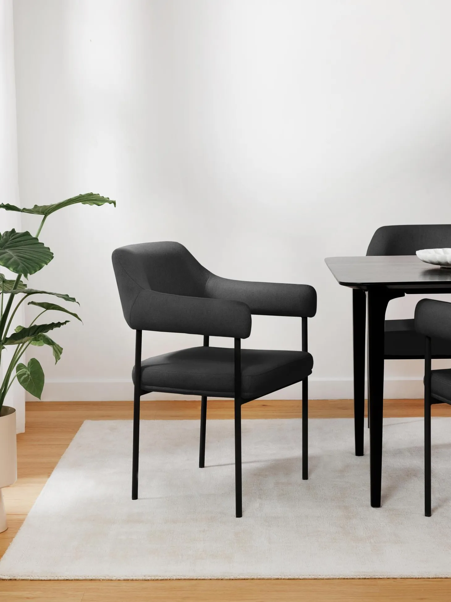 Silla Con Reposabrazos Tapizada Zoe