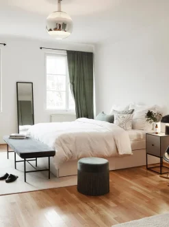 Banco De Terciopelo Comma