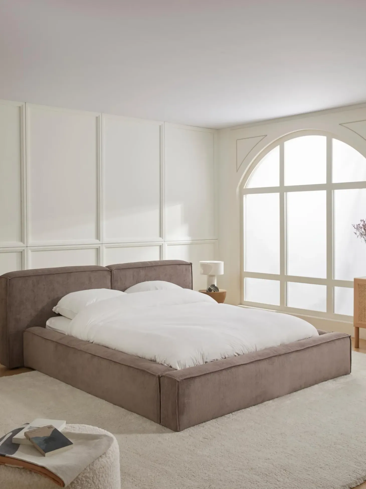 Cama Tapizada En Pana Lennon