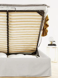 Cama Tapizada Feather, Con Espacio De Almacenamiento