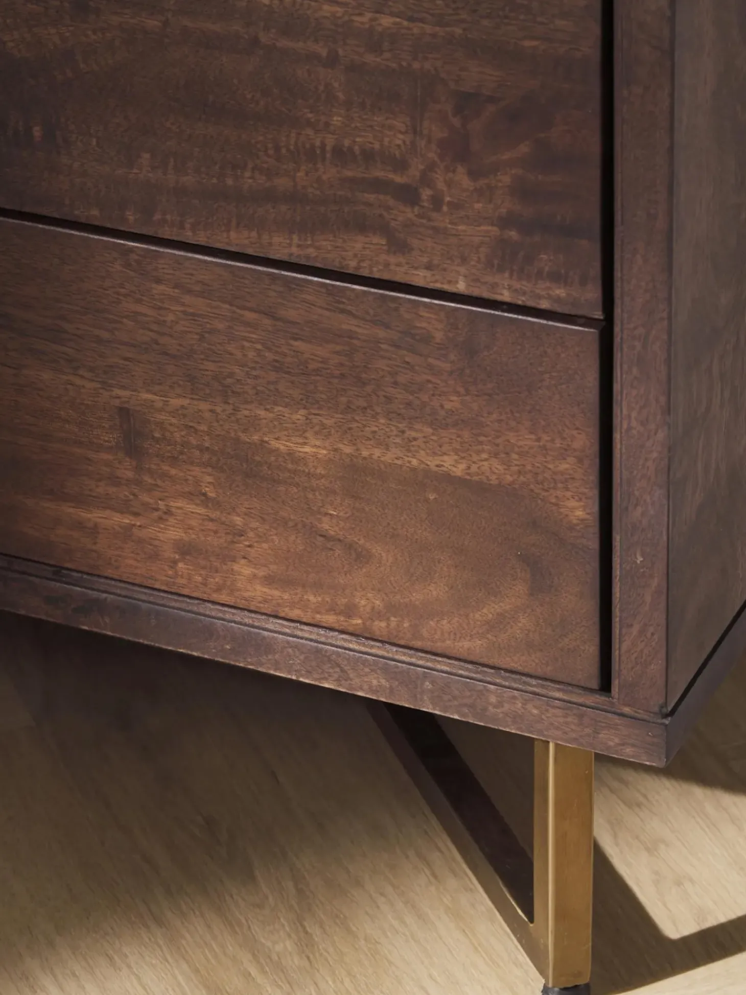 Chiffonnier Con Cajones Y Puertas De Madera De Mango Maciza Luca