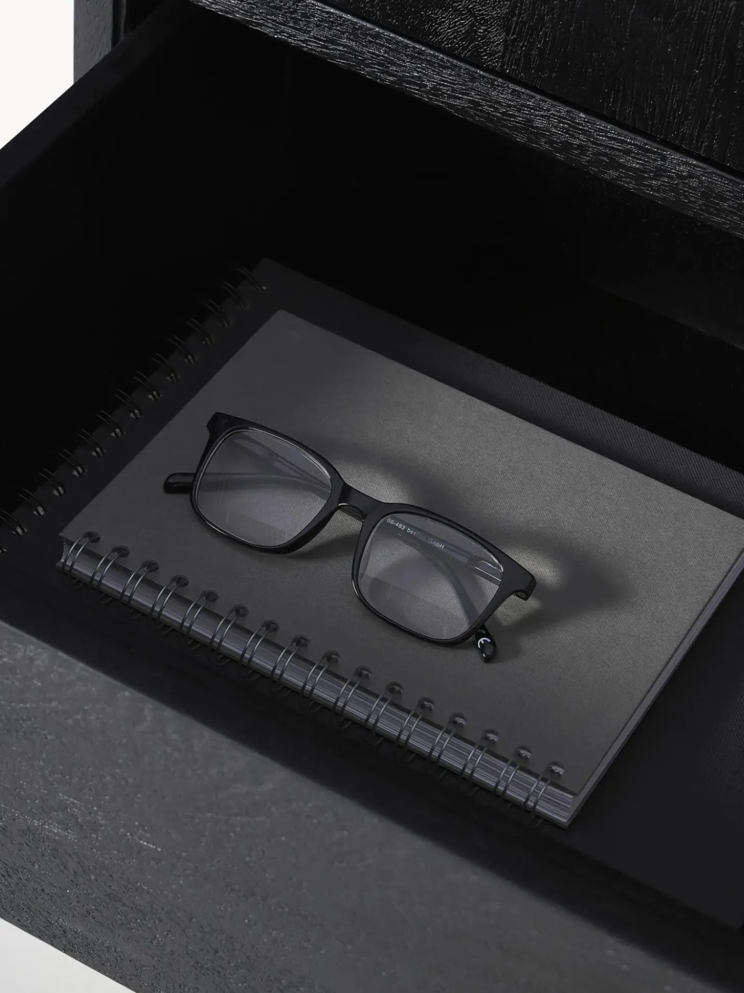 Chiffonnier Con Cajones Y Puertas De Madera De Mango Maciza Luca