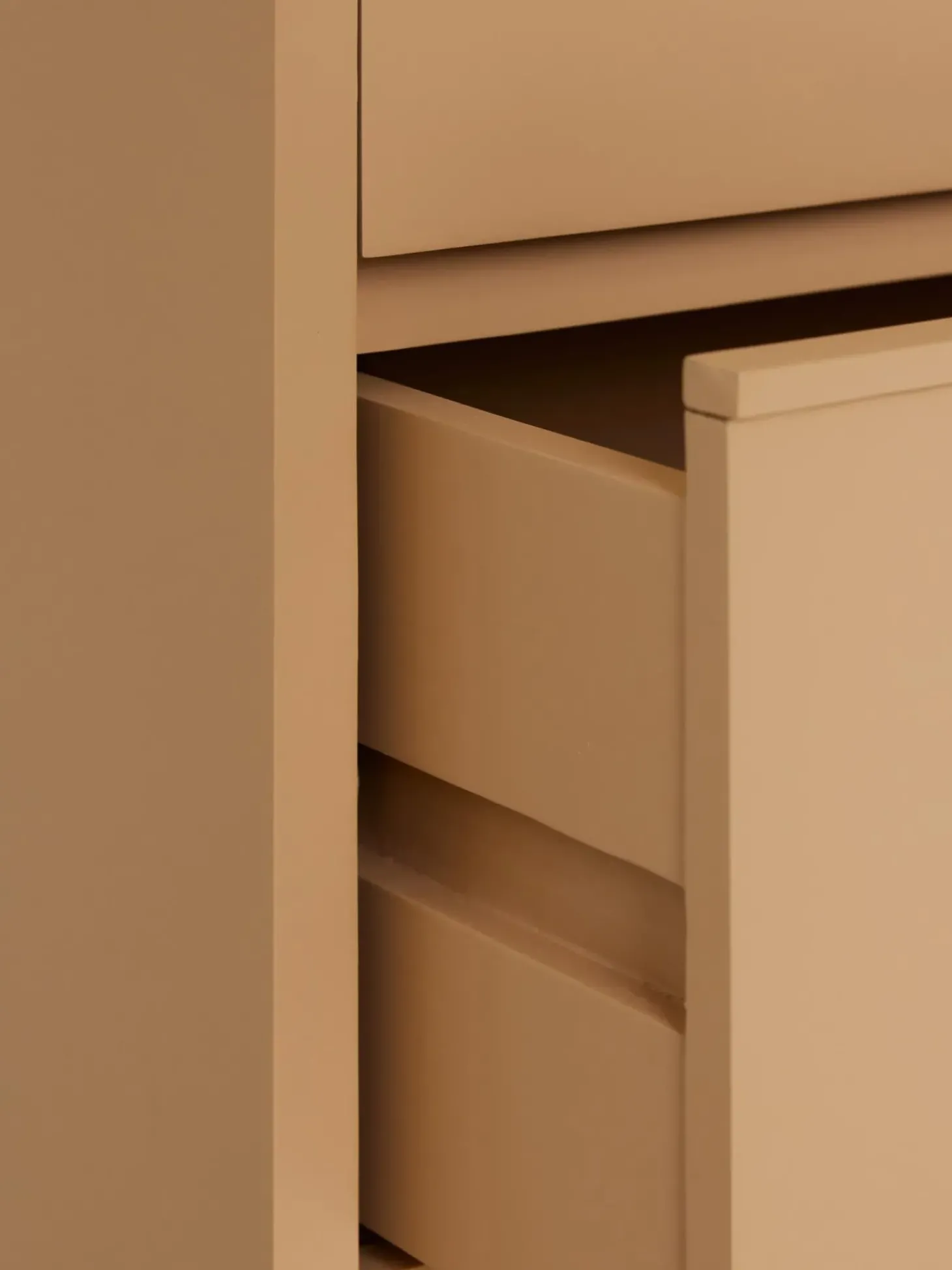 Comoda De Madera Sungkai Space Age