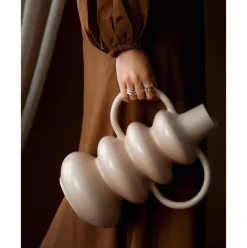 Jarron En Forma Organica De Diseno Luvi