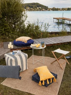 Mesa Auxiliar Con Bandeja Redonda De Metal Sangro