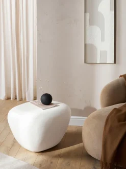 Mesa Auxiliar Con Forma Organica Pietra