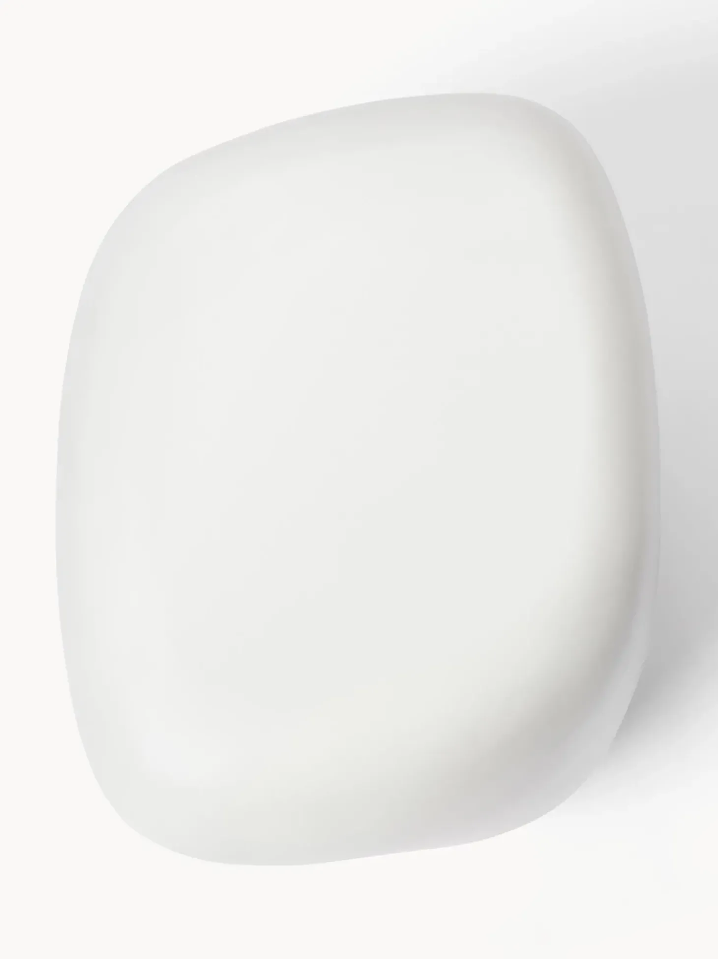 Mesa Auxiliar Con Forma Organica Pietra