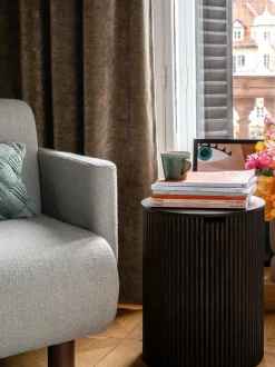 Mesa Auxiliar De Madera Nele, Con Funcion De Almacenamiento