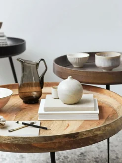 Mesa Auxiliar Pequena Bowl Table