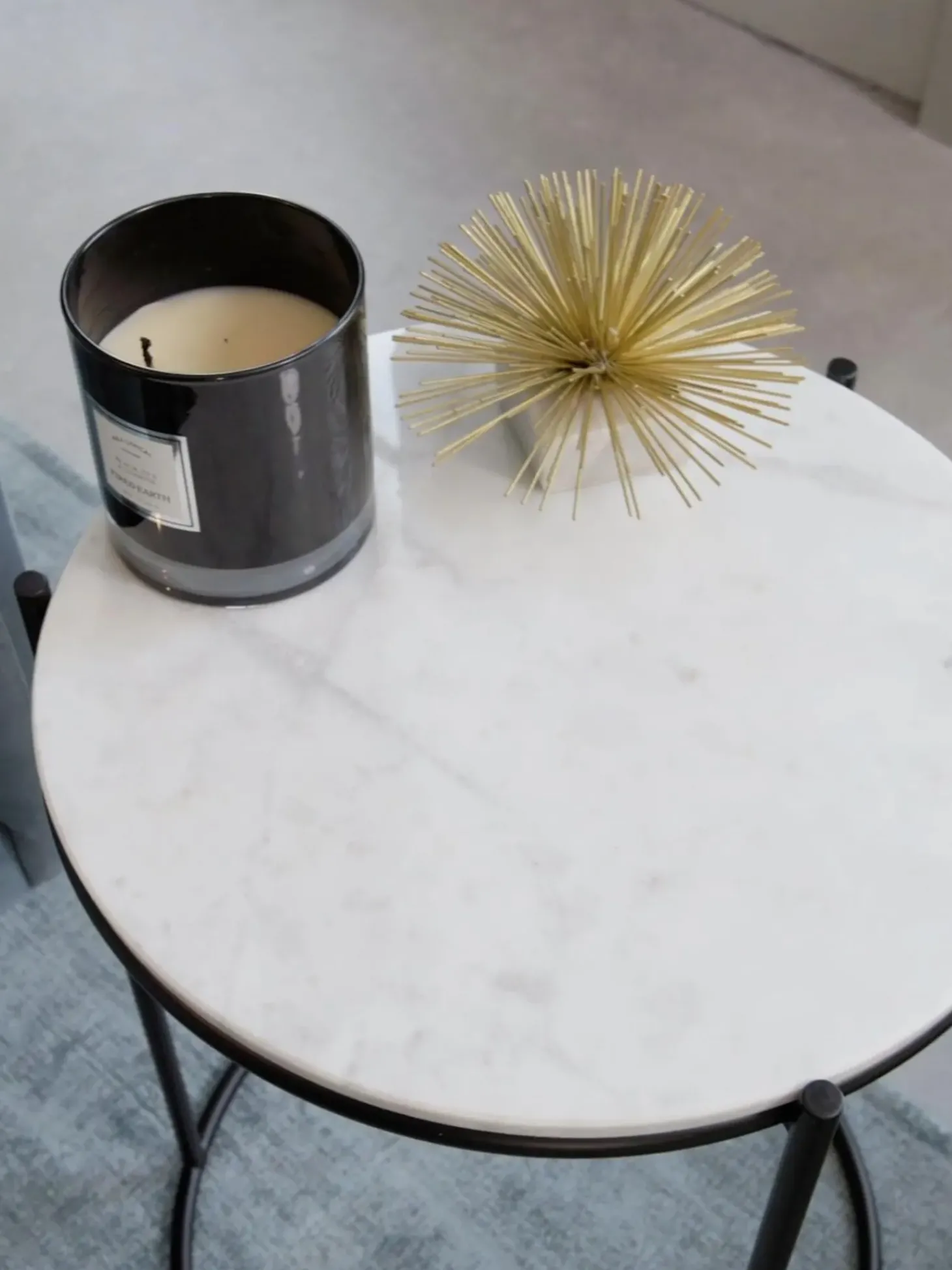 Mesa Auxiliar Redonda De Marmol Ella