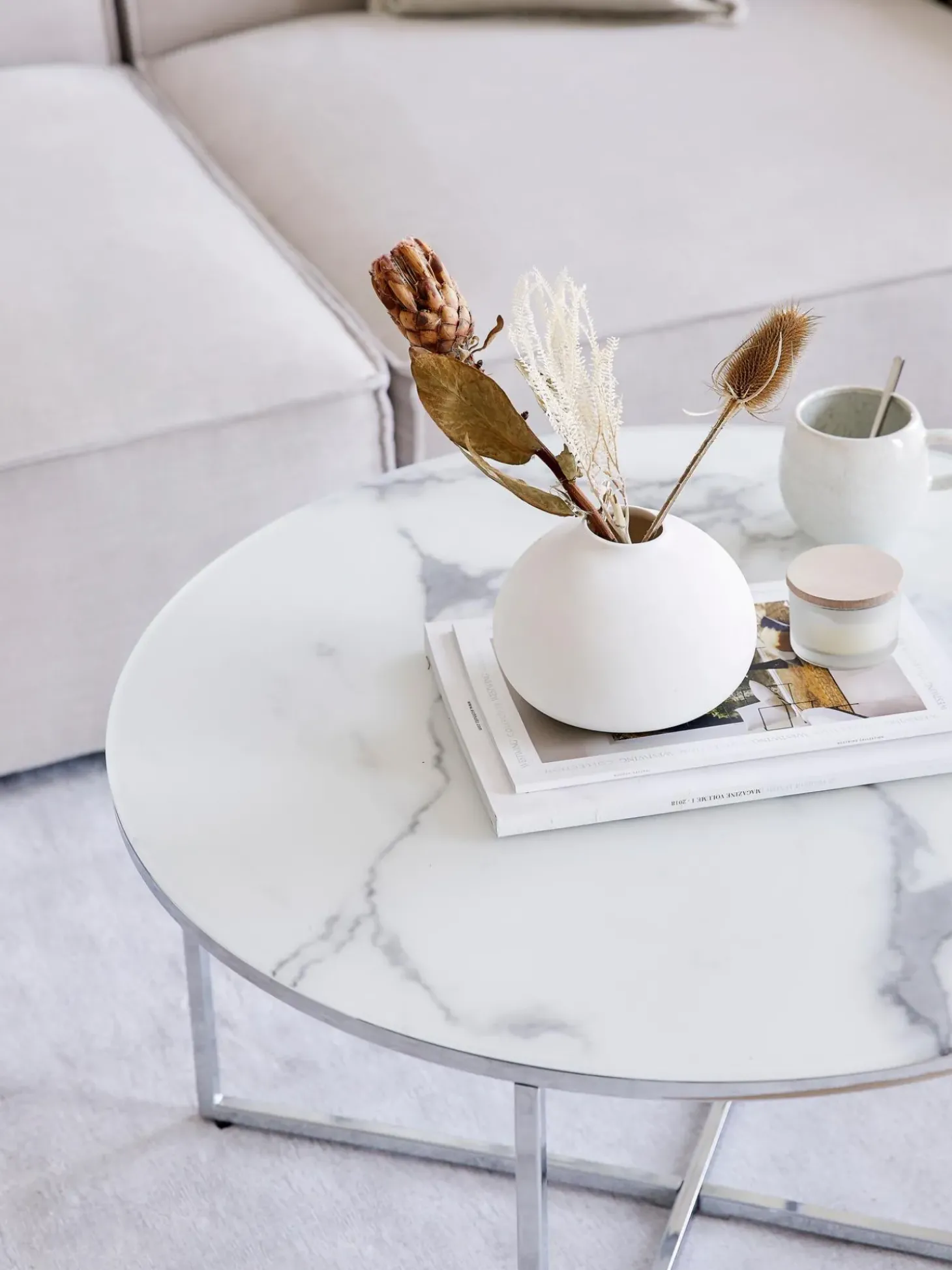 Mesa De Centro Antigua, Tablero De Vidrio En Aspecto Marmol