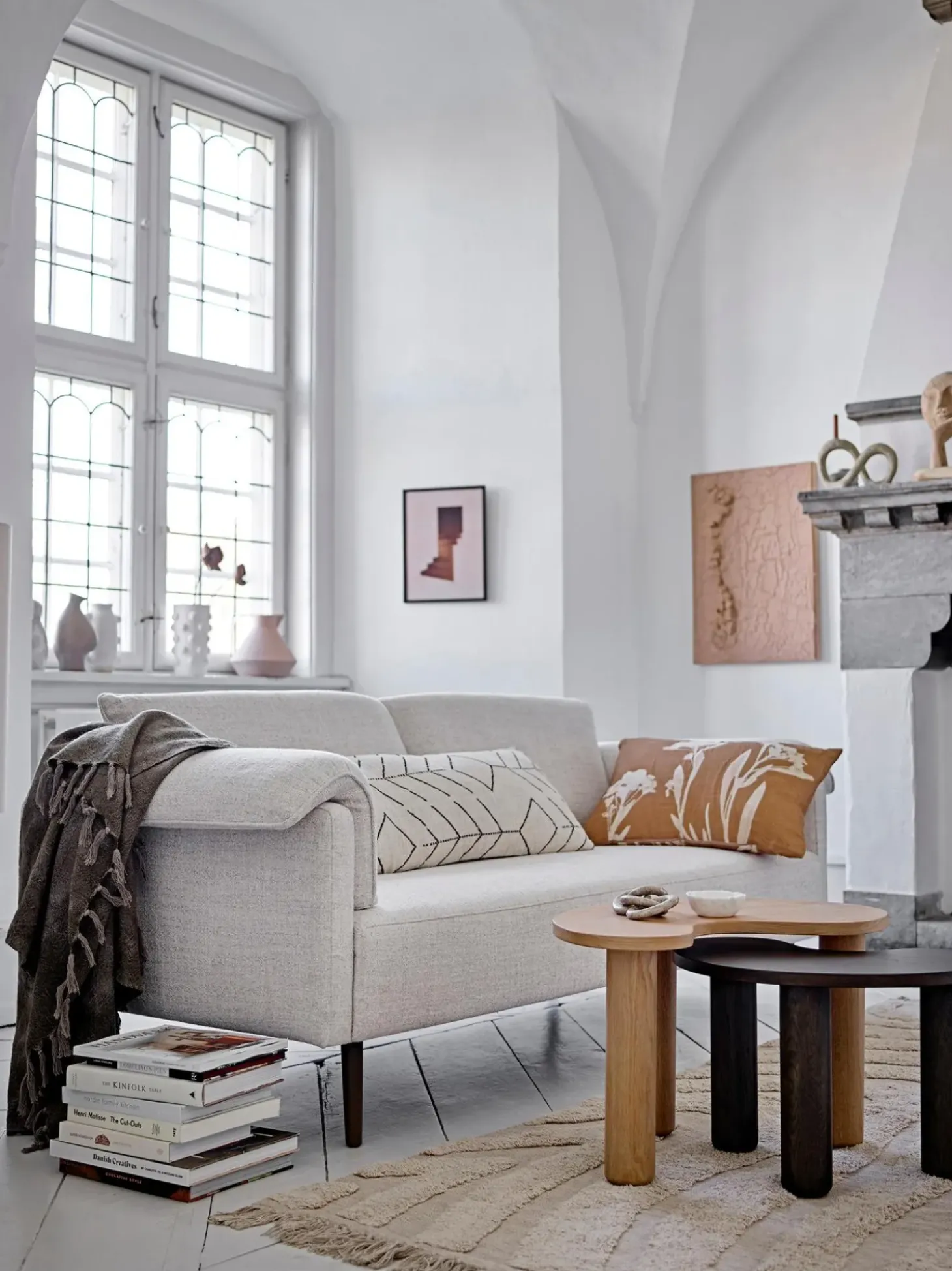 Mesa De Centro De Madera De Caucho Con Forma Organica Luppa