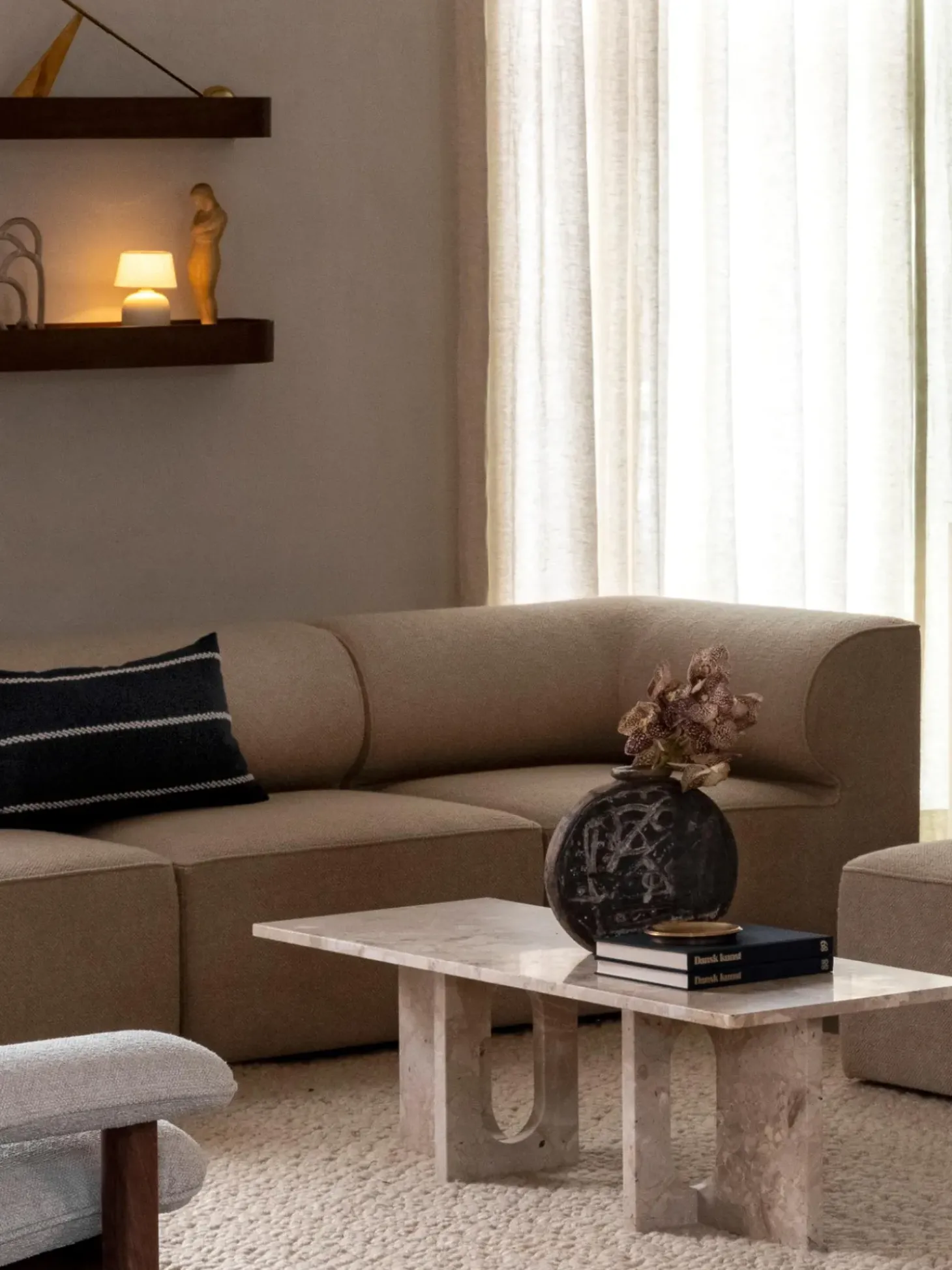 Mesa De Centro De Piedra Arenisca Androgyne