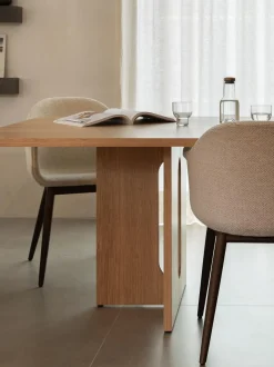 Mesa De Comedor En Madera Clara Androgyne, Tamanos Diferentes