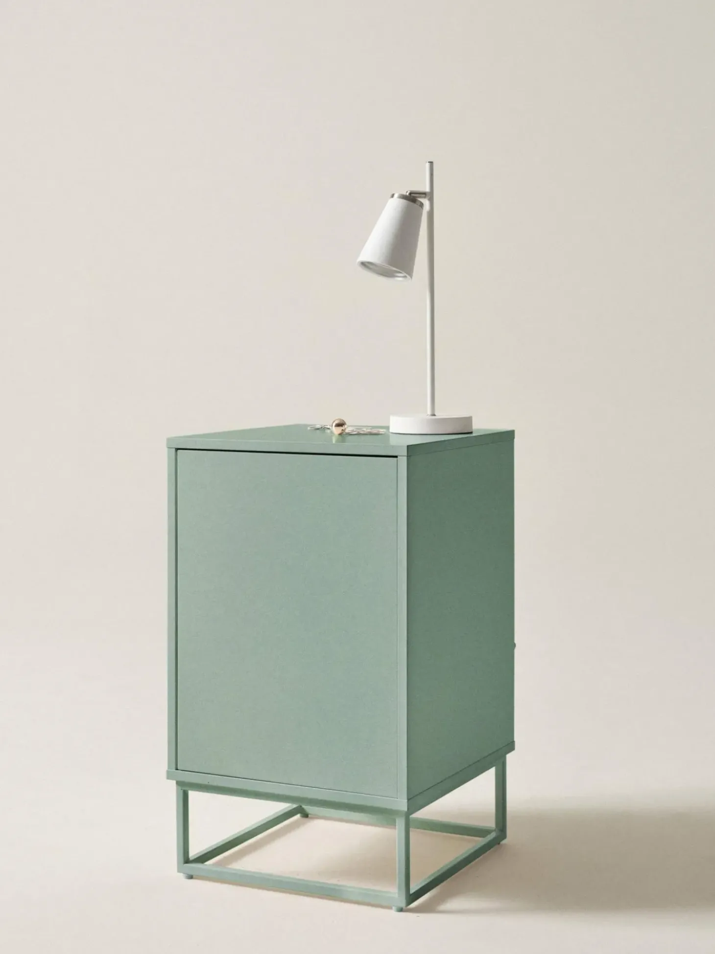 Mesilla De Noche De Madera Con Puerta Lyckeby