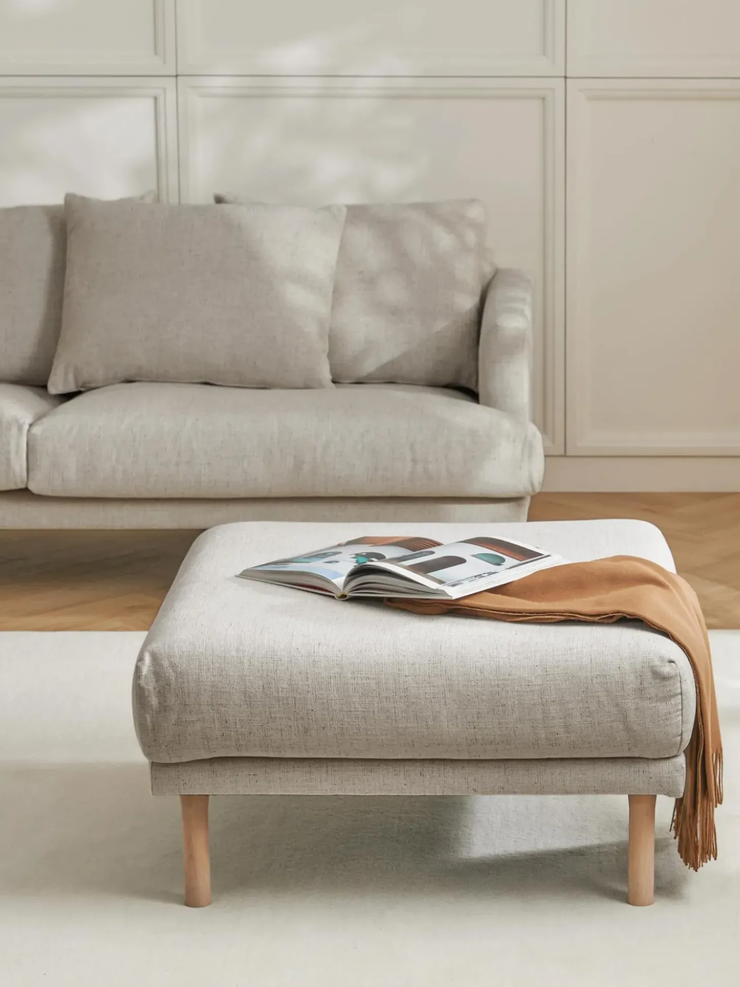 Reposapies Puf Adrian