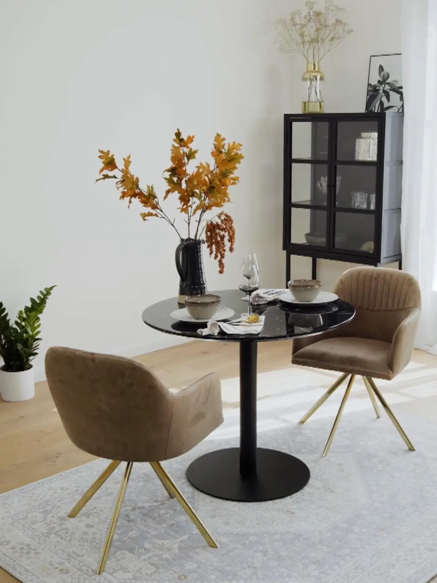 Silla Giratoria Con Reposabrazos De Terciopelo Lola