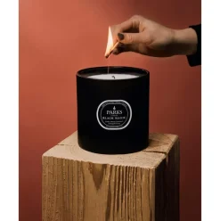 Vela Perfumada Tres Mechas Black Magic (Cedro, Vetiver Y Pachuli)